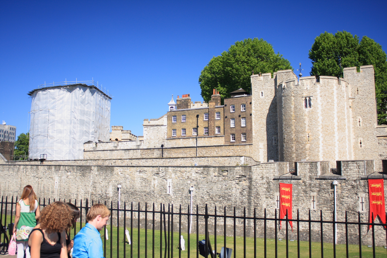 Siege Warfare demonstration at the Tower of London